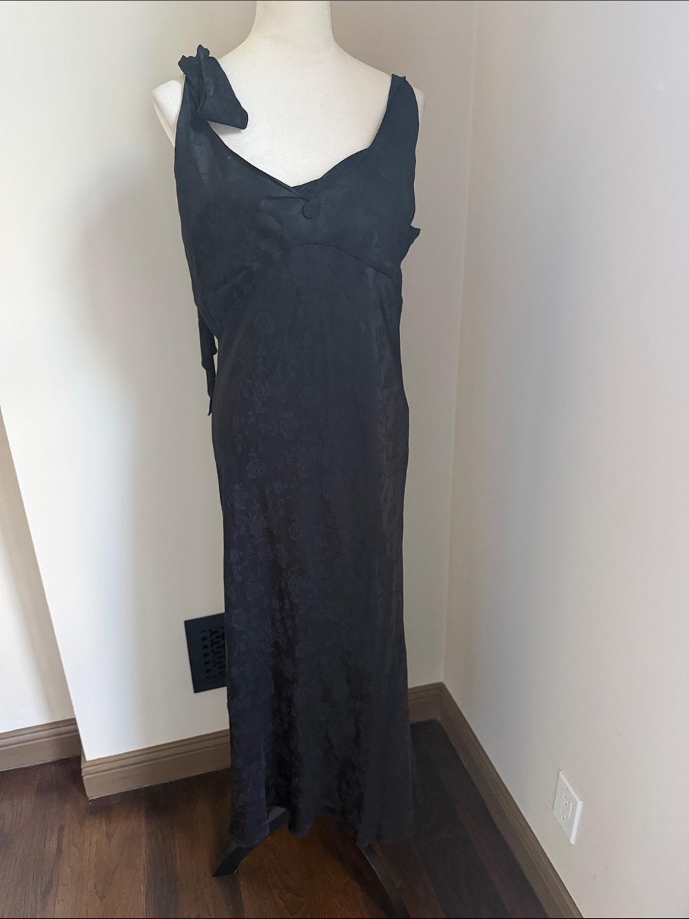 AQUA x Bloomingdales Black Silk Maxi Slip Floral Print Dress Shoulder Tie XL